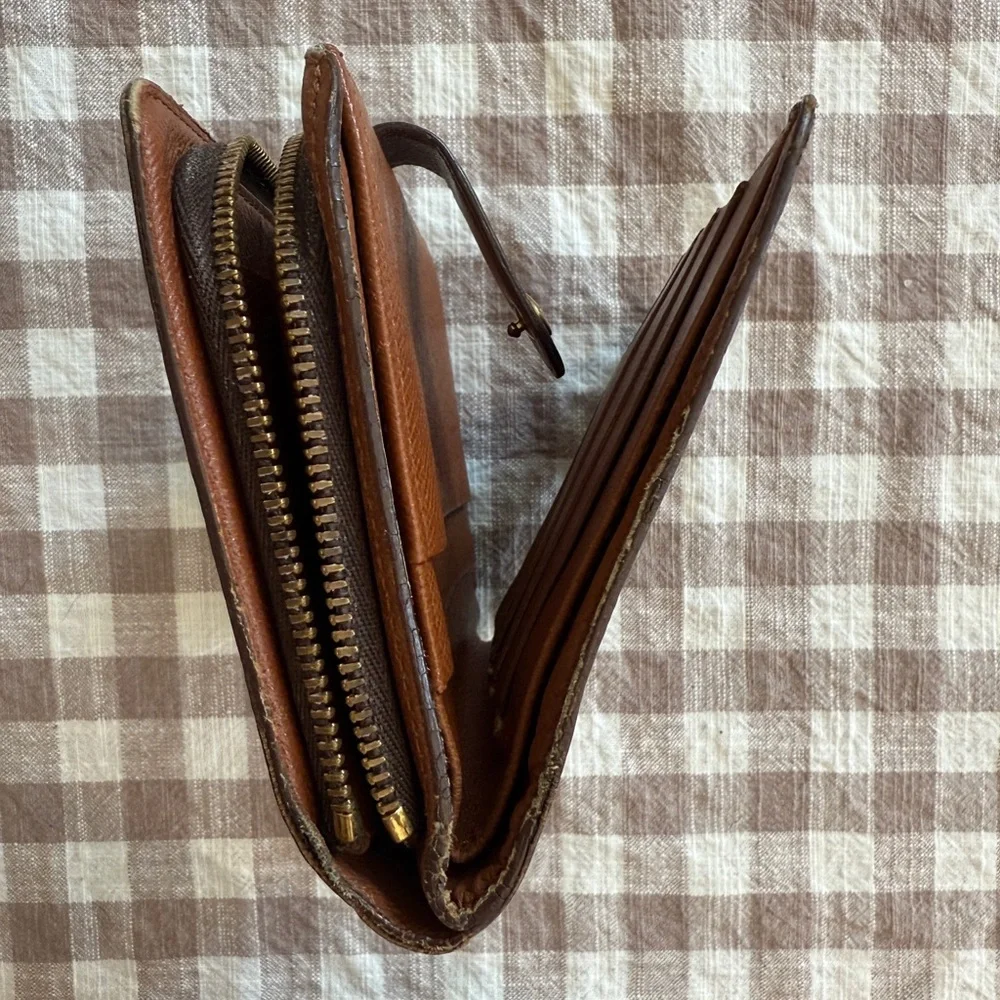 Louis Vuitton Vintage Wallet (agenda style) in traditional monogram - Picture 7 of 9